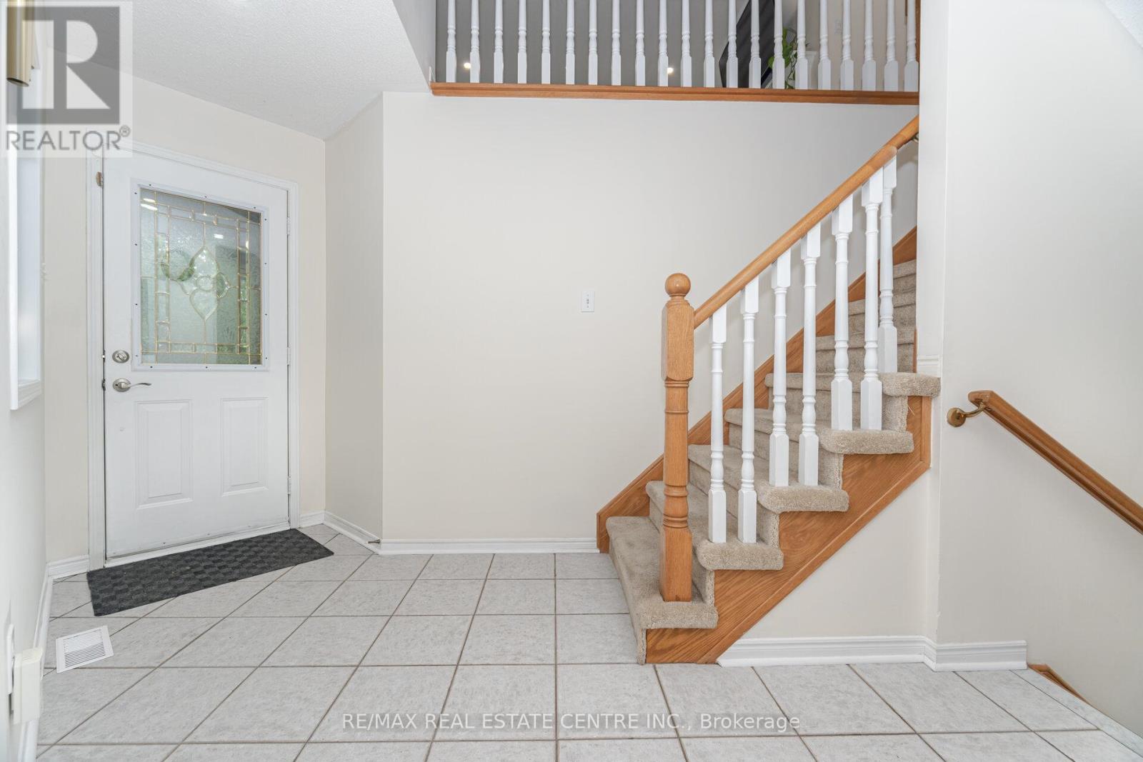 2931 Gardenview Crescent, Mississauga, Ontario  L5M 5T3 - Photo 17 - W12381796