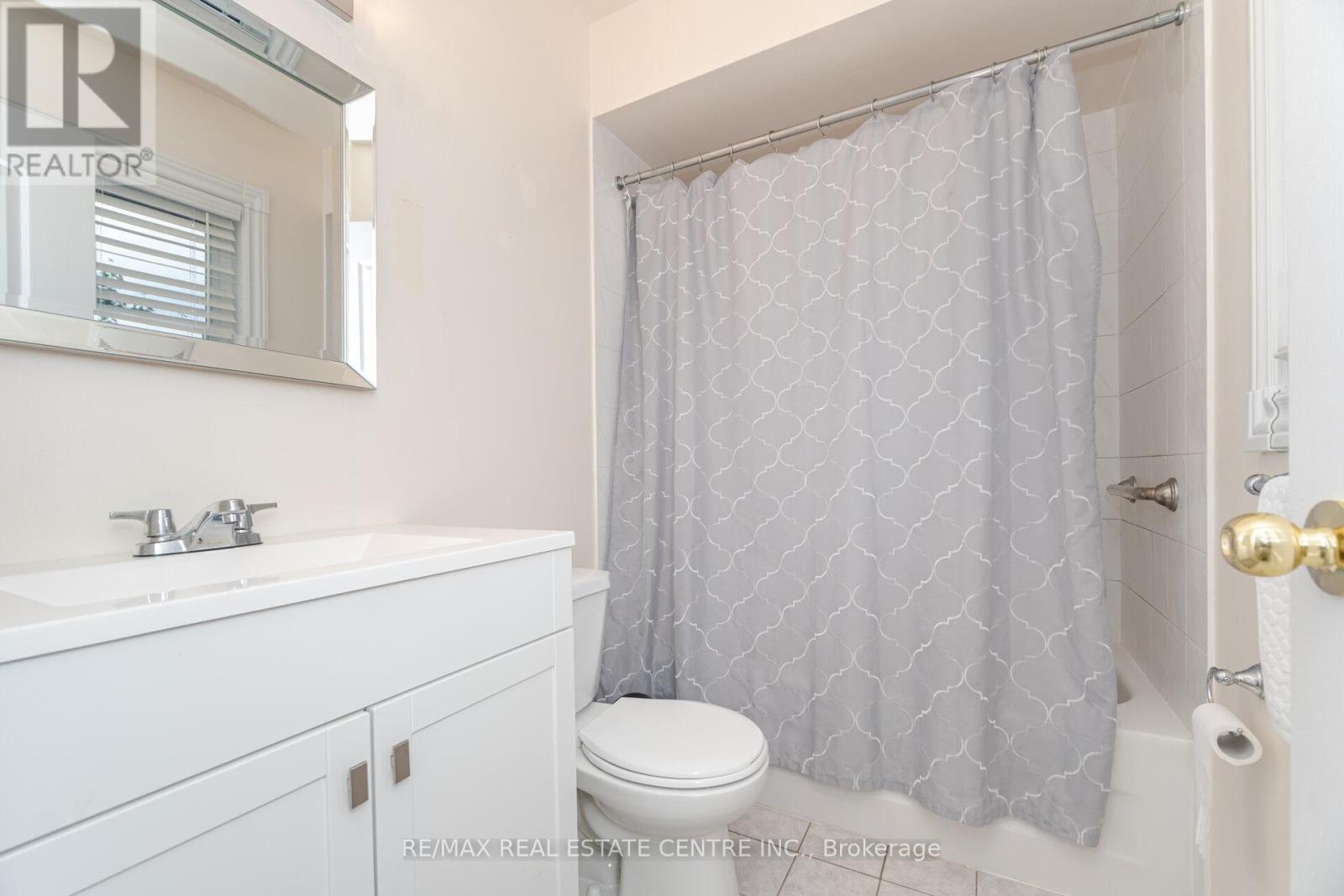 2931 Gardenview Crescent, Mississauga, Ontario  L5M 5T3 - Photo 24 - W12381796
