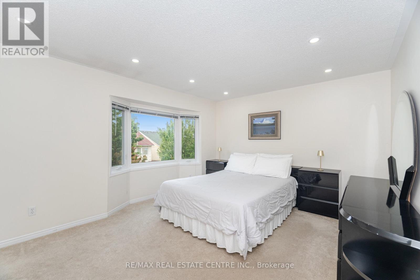 2931 Gardenview Crescent, Mississauga, Ontario  L5M 5T3 - Photo 21 - W12381796