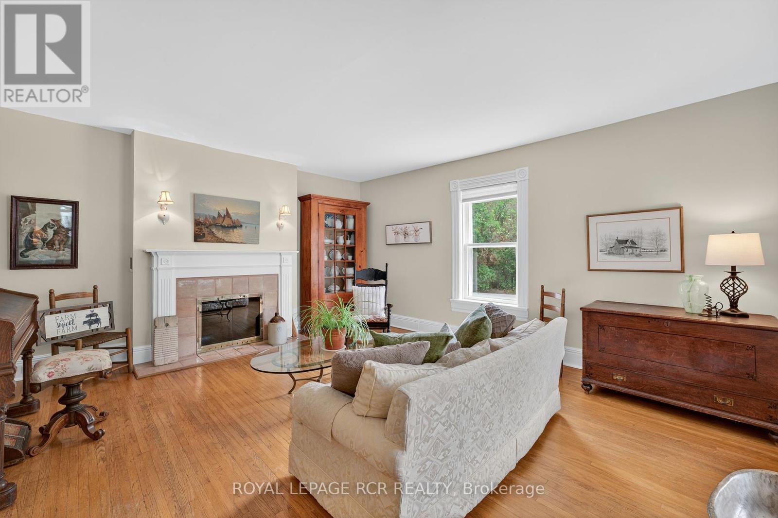 36 Main Street, East Gwillimbury, Ontario  L0G 1M0 - Photo 11 - N12382281