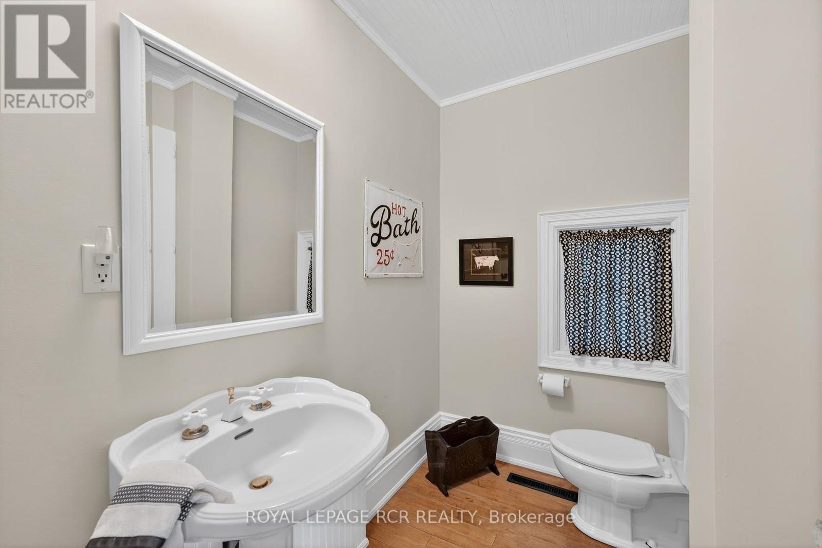 36 Main Street, East Gwillimbury, Ontario  L0G 1M0 - Photo 15 - N12382281