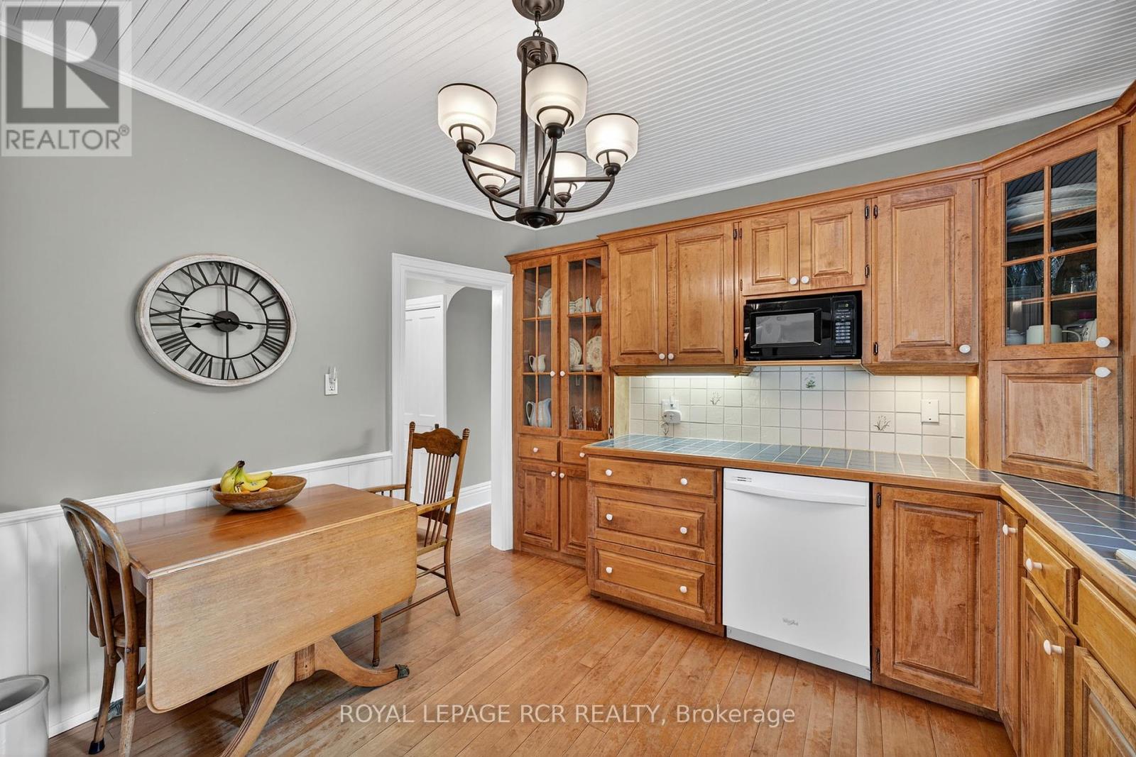 36 Main Street, East Gwillimbury, Ontario  L0G 1M0 - Photo 17 - N12382281
