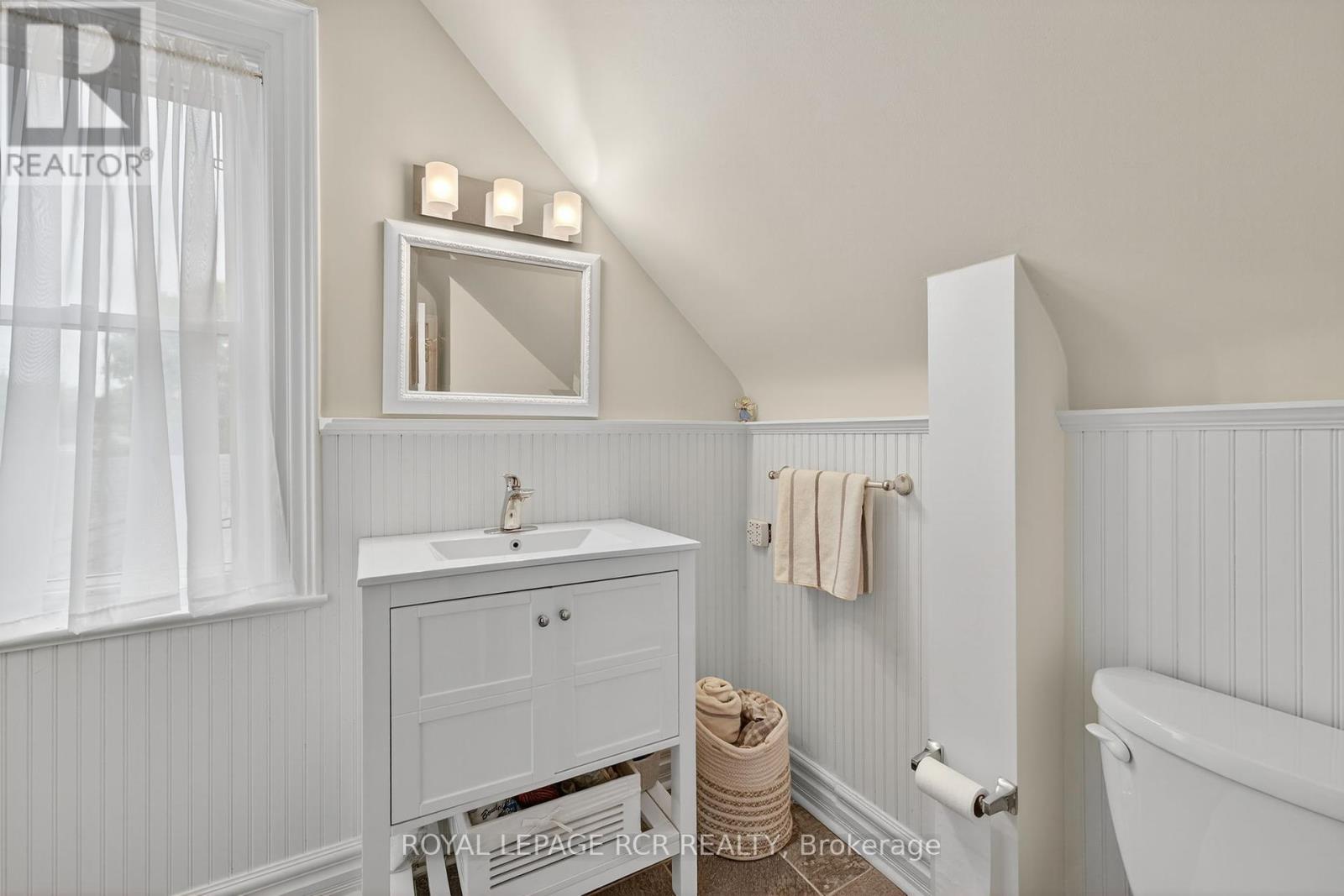 36 Main Street, East Gwillimbury, Ontario  L0G 1M0 - Photo 35 - N12382281