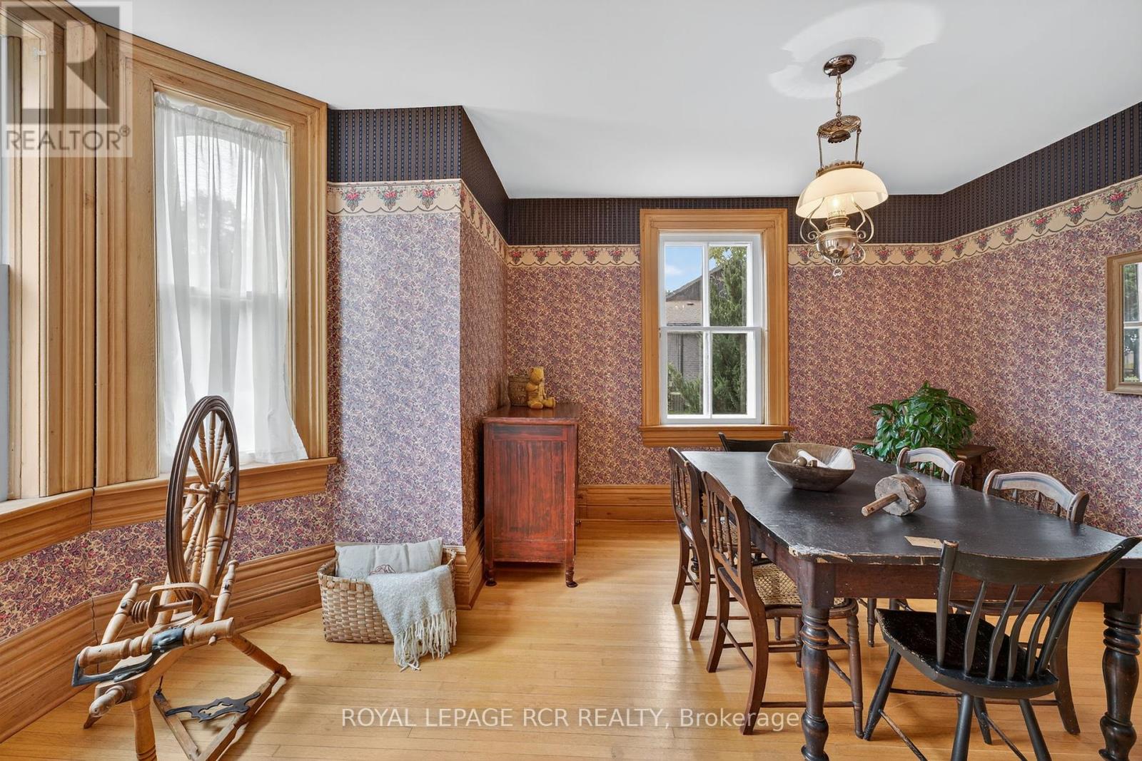 36 Main Street, East Gwillimbury, Ontario  L0G 1M0 - Photo 7 - N12382281
