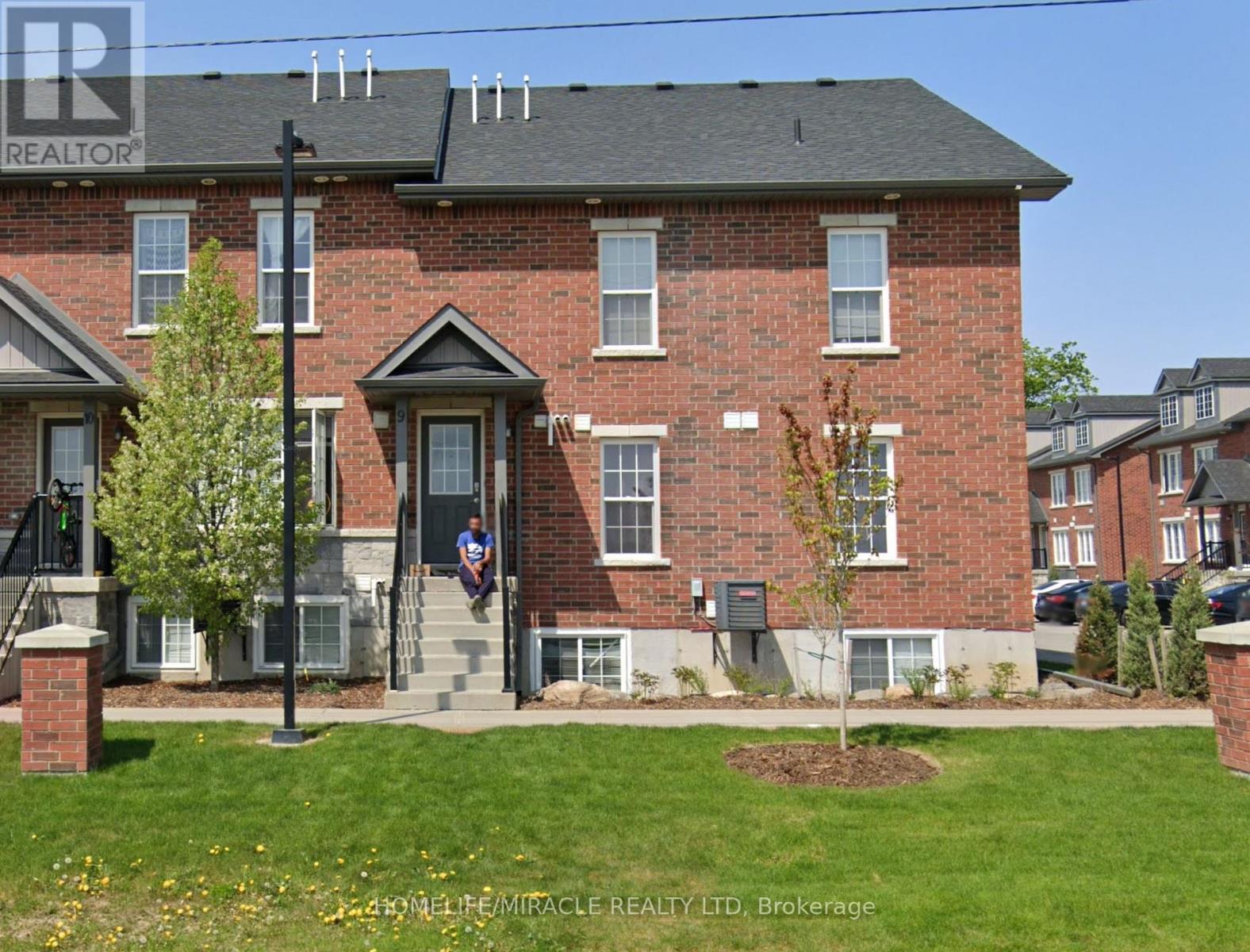 9 - 252 PENETANGUISHENE ROAD, Barrie, Ontario