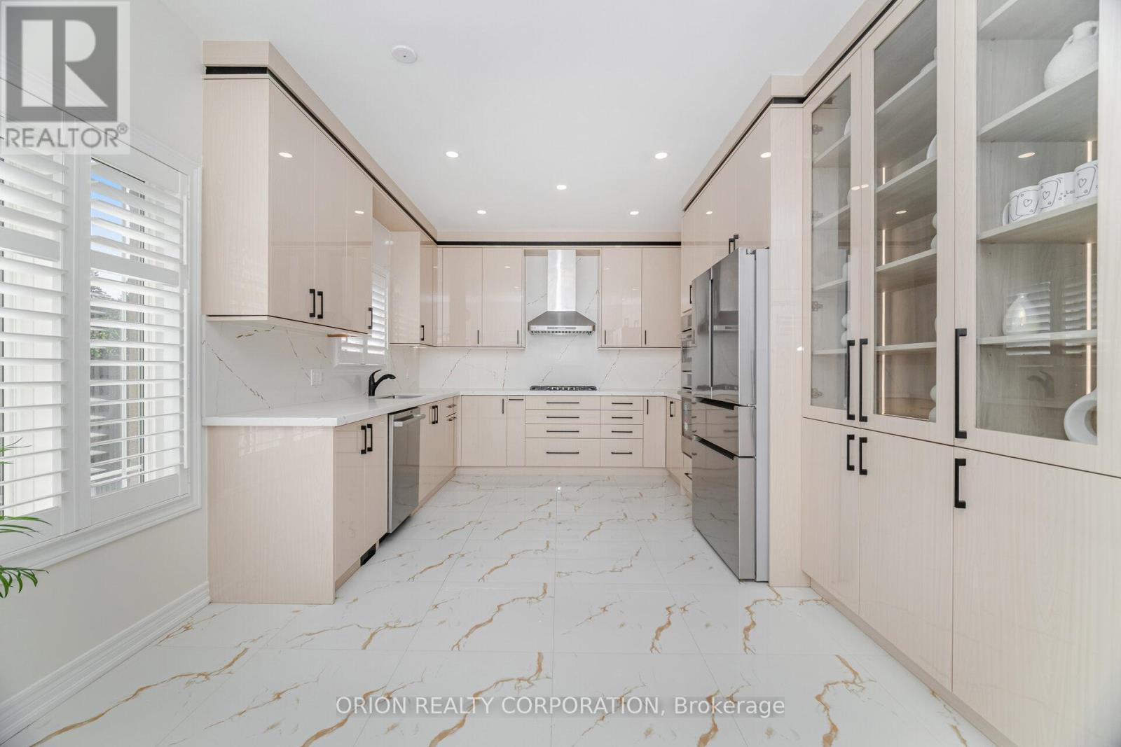802 Miltonbrook Crescent, Milton, Ontario  L9T 8N3 - Photo 11 - W12382167