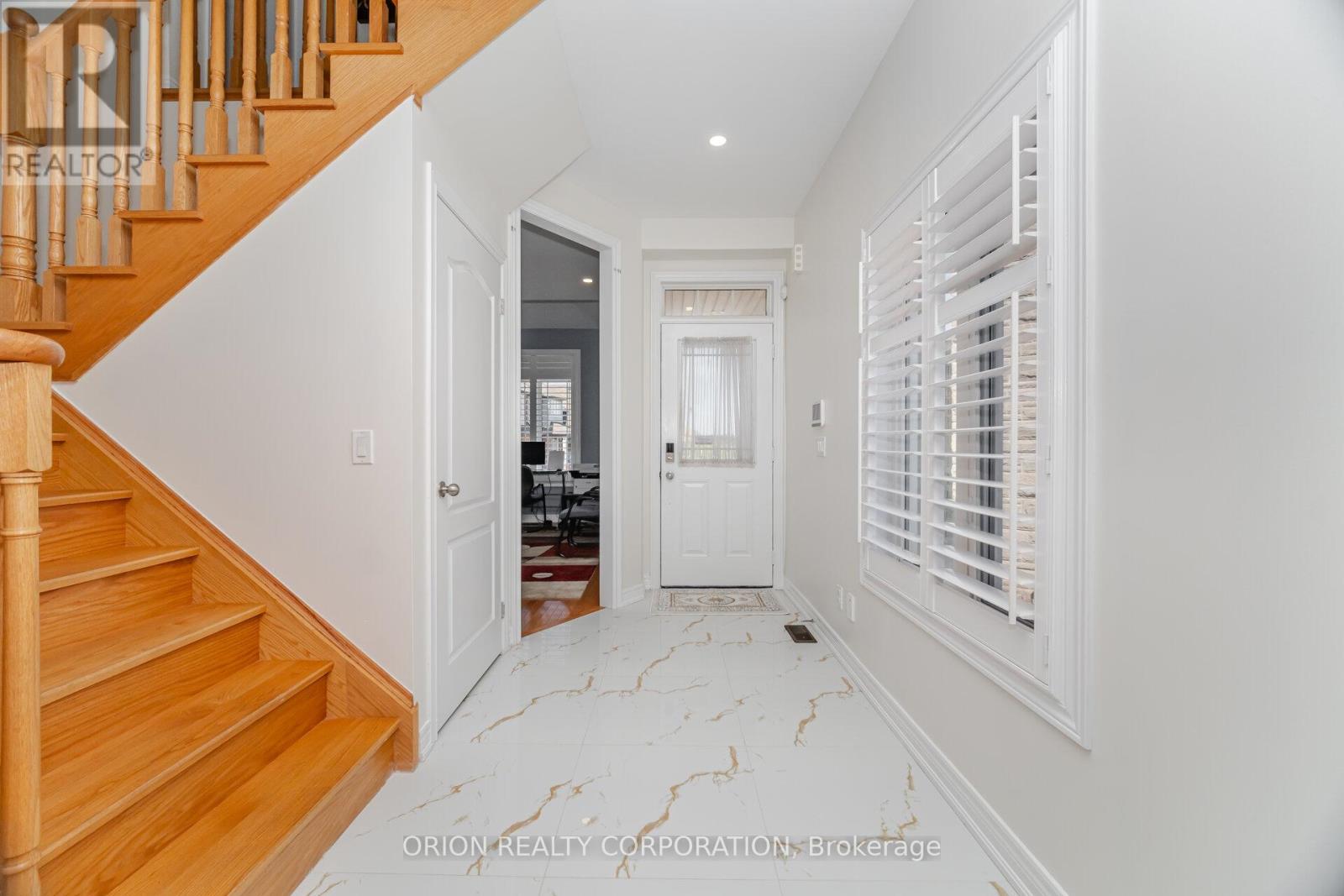 Property at 802 MILTONBROOK CRESCENT image 2