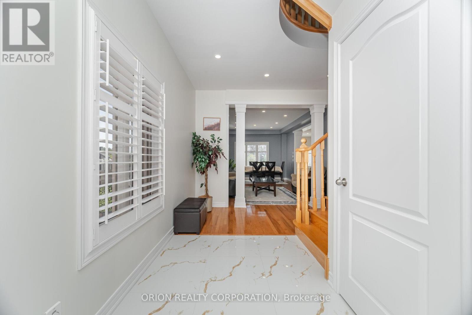 Property at 802 MILTONBROOK CRESCENT image 3