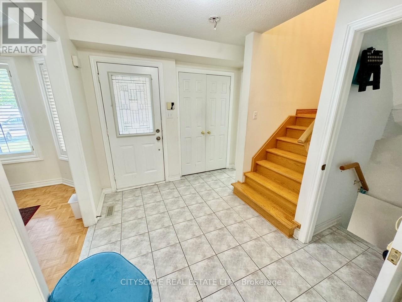 Property at 533 LEATHERLEAF DRIVE image 4