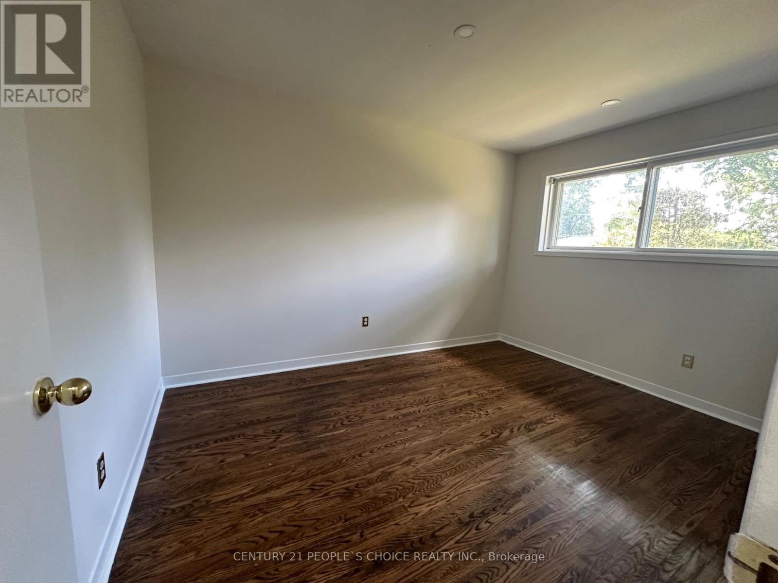 Main Floor - 1252 Mont Clair Drive, Oakville, Ontario  L6H 1Z4 - Photo 17 - W12382223