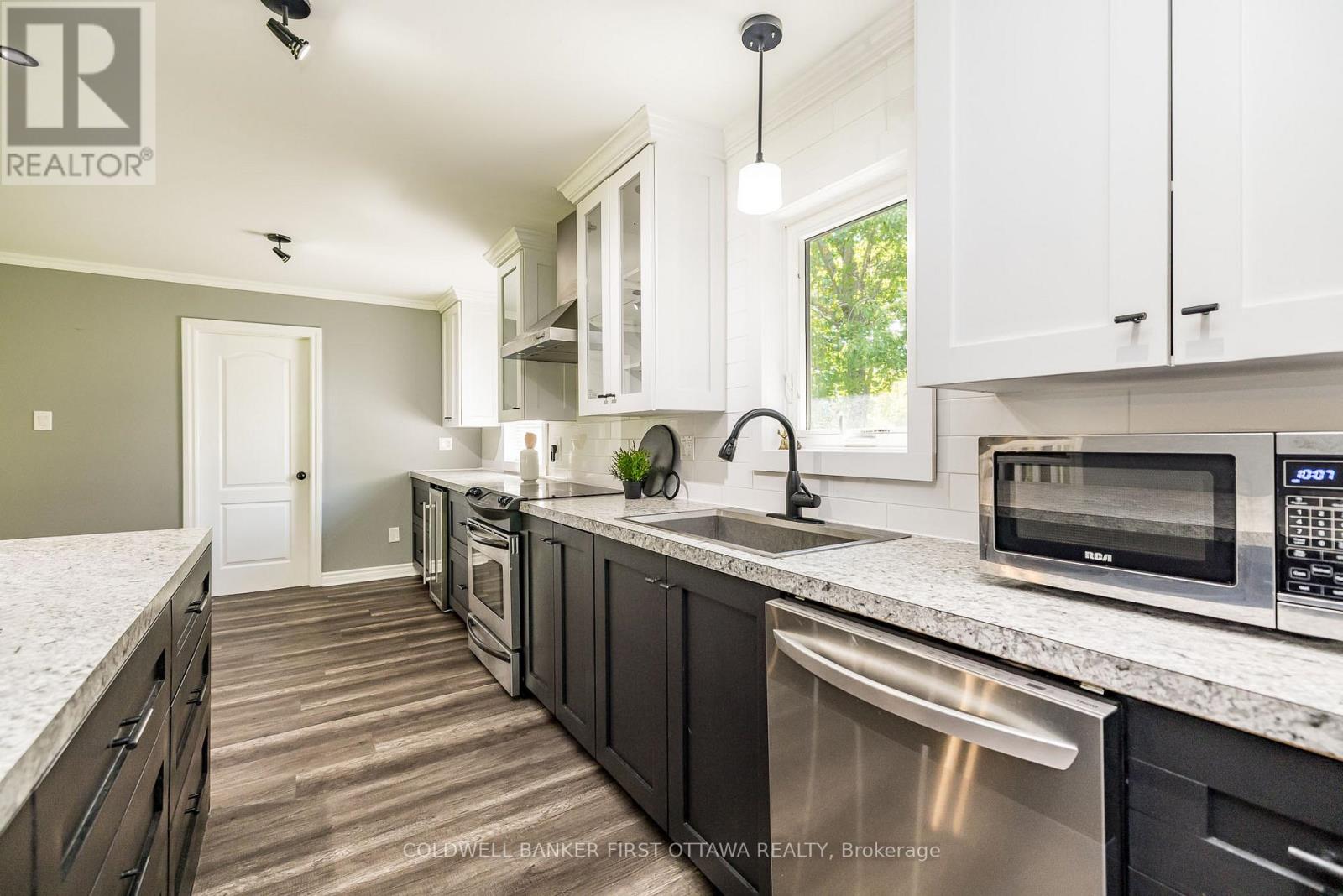 6779 Roger Stevens Drive, Montague, Ontario  K7A 4S6 - Photo 13 - X12382365