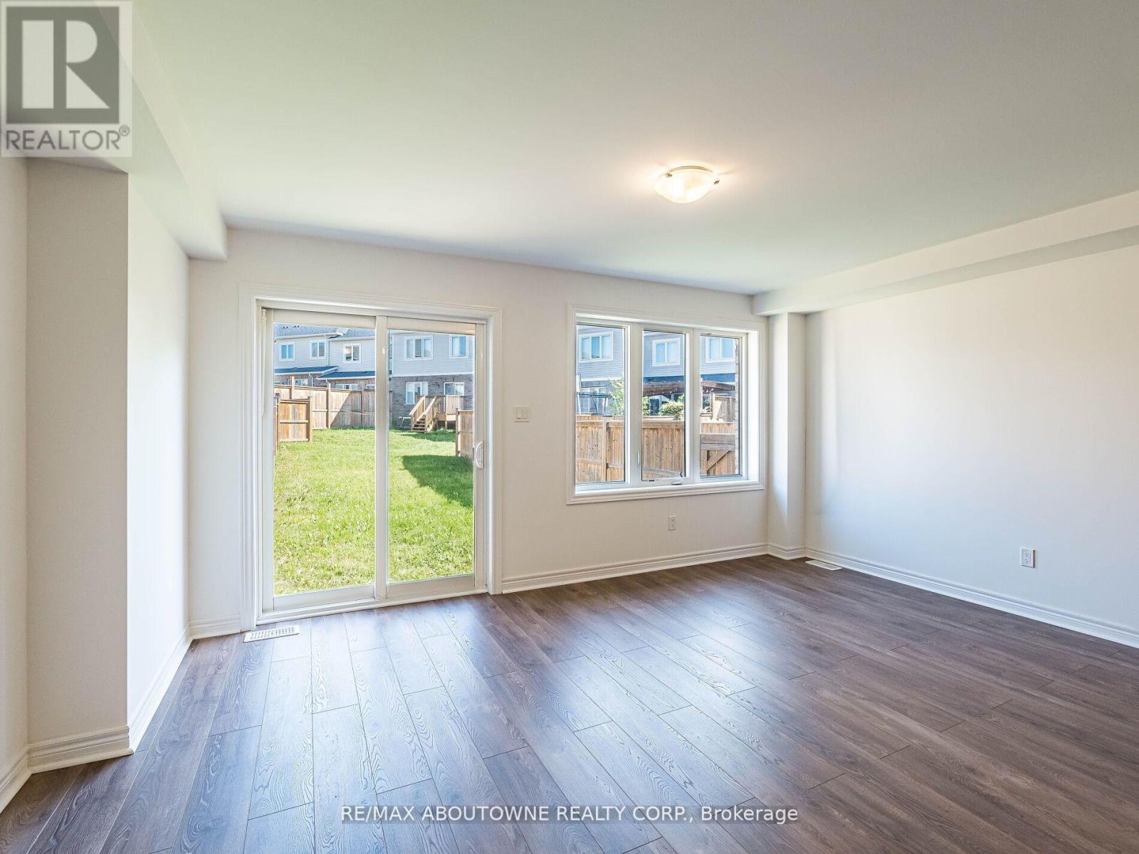 62 Skinner Drive, Guelph, Ontario  N1E 0E7 - Photo 20 - X12382251