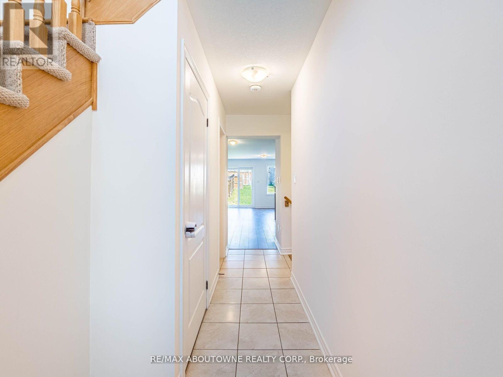 62 Skinner Drive, Guelph, Ontario  N1E 0E7 - Photo 8 - X12382251
