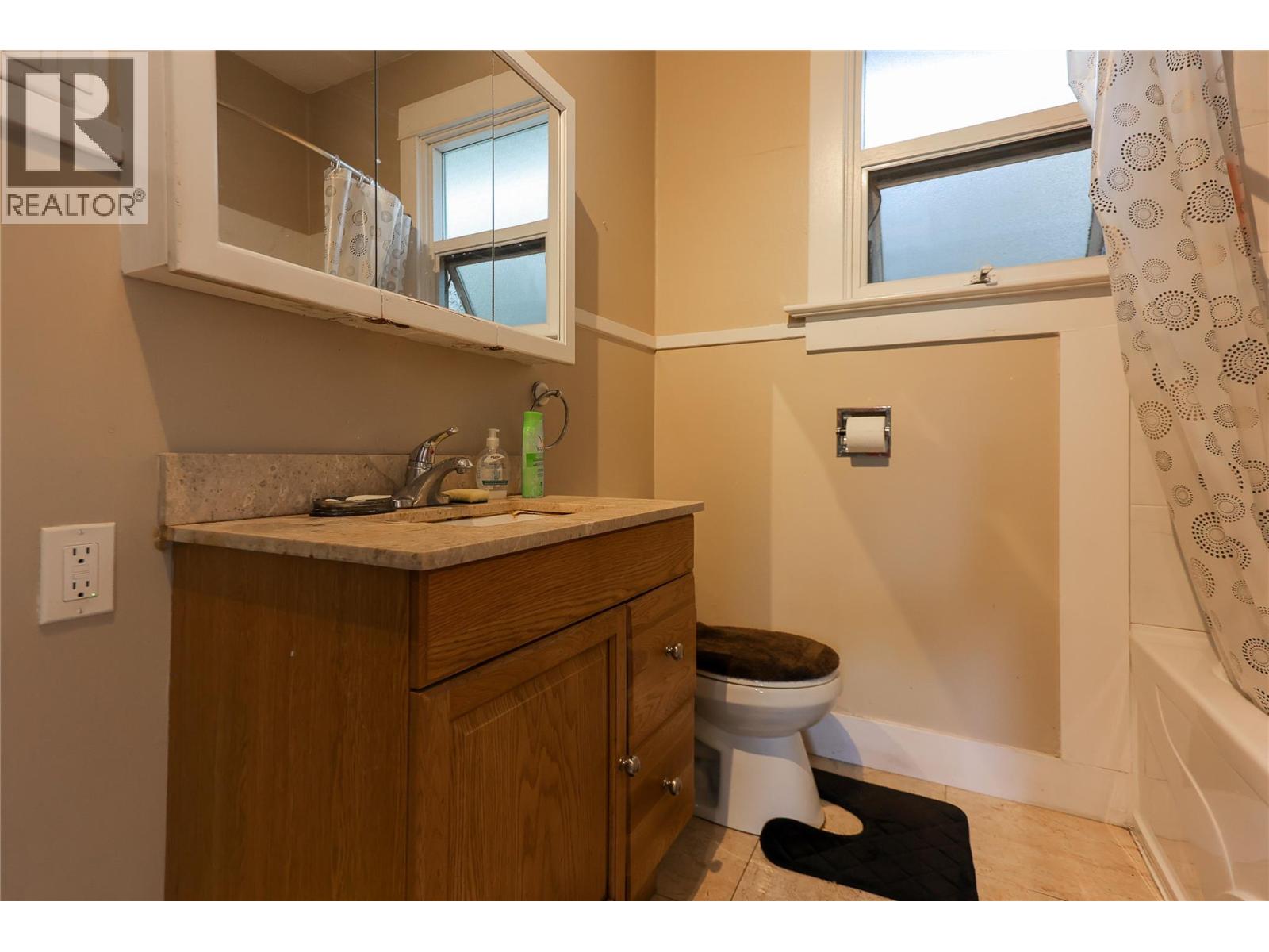 635 Victoria Street, Trail, British Columbia  V1R 3S9 - Photo 17 - 10360963