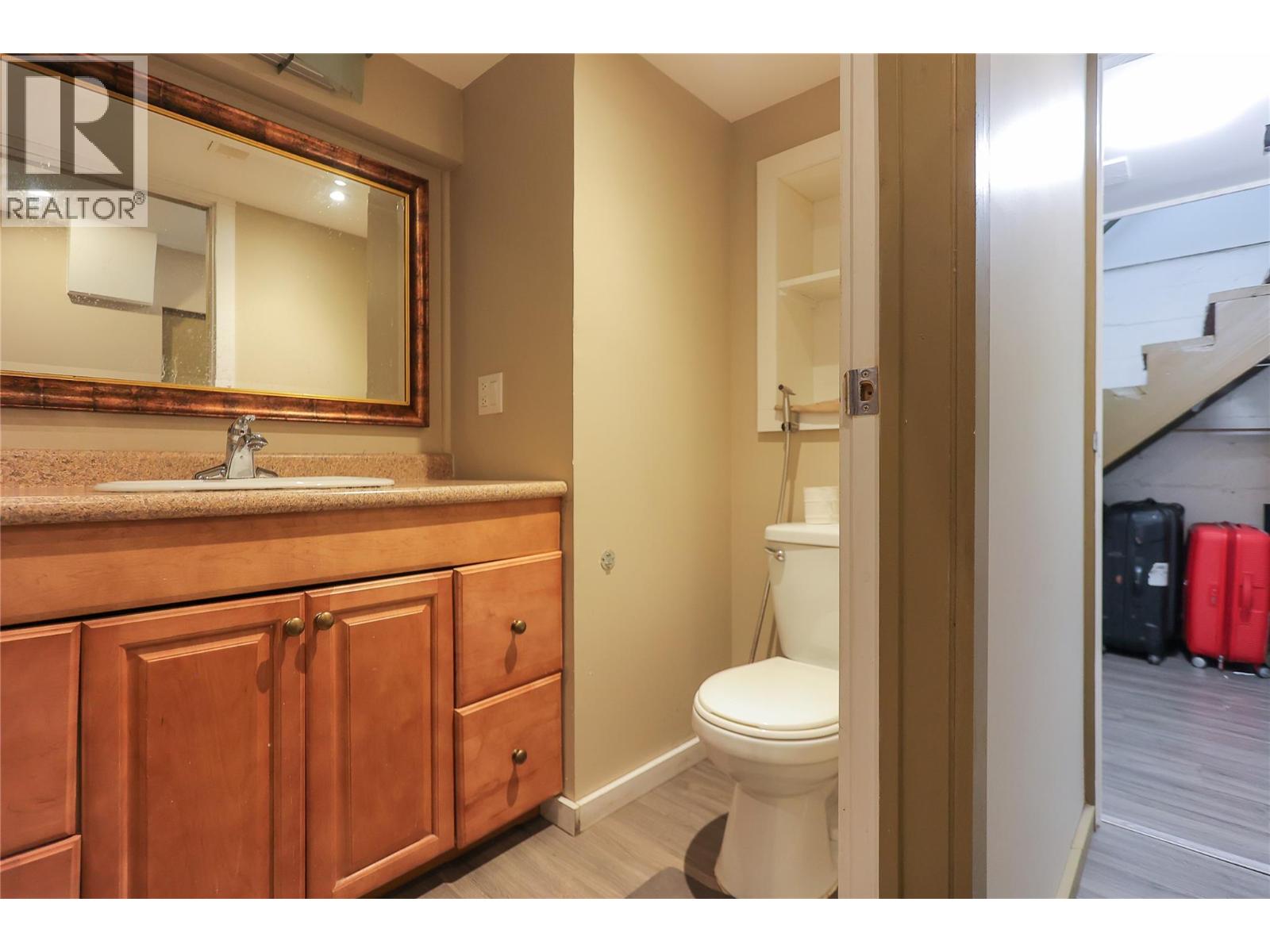 635 Victoria Street, Trail, British Columbia  V1R 3S9 - Photo 33 - 10360963