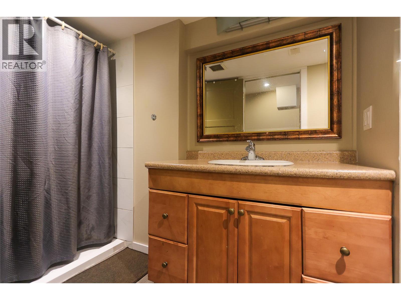 635 Victoria Street, Trail, British Columbia  V1R 3S9 - Photo 32 - 10360963