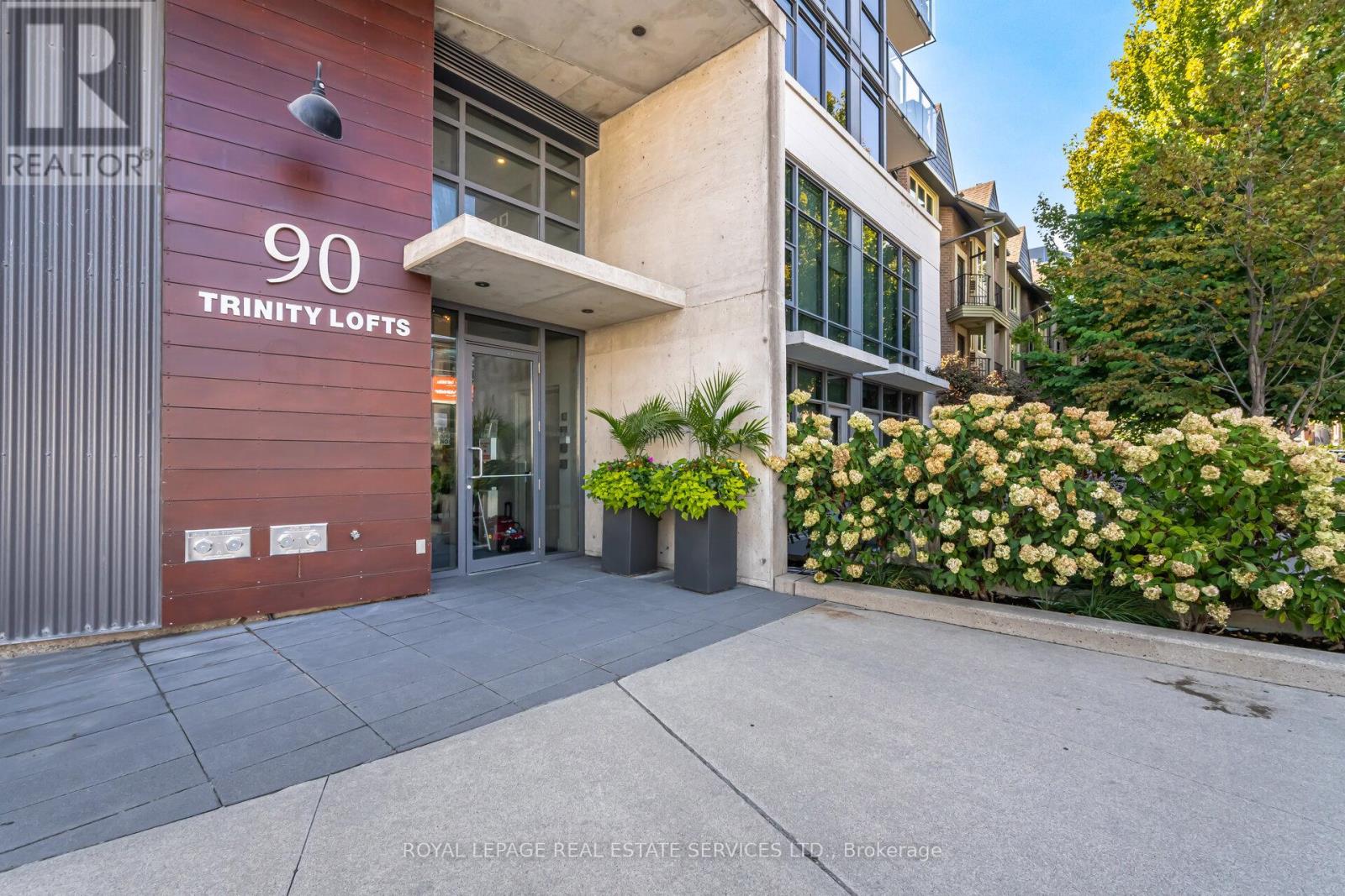 201 - 90 Trinity Street, Toronto (Moss Park), Ontario  M5A 0E4 - Photo 2 - C12382352