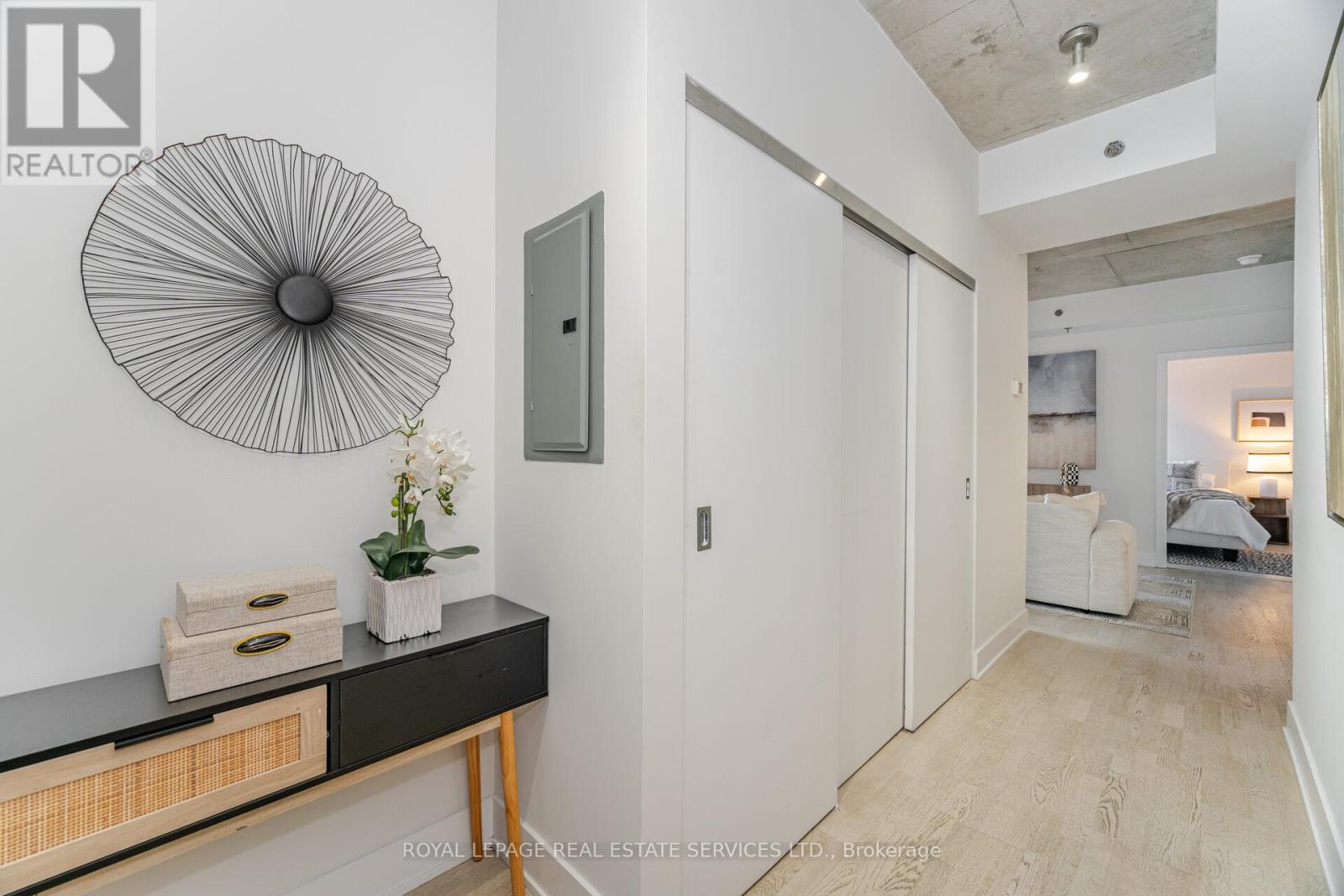 201 - 90 Trinity Street, Toronto (Moss Park), Ontario  M5A 0E4 - Photo 6 - C12382352