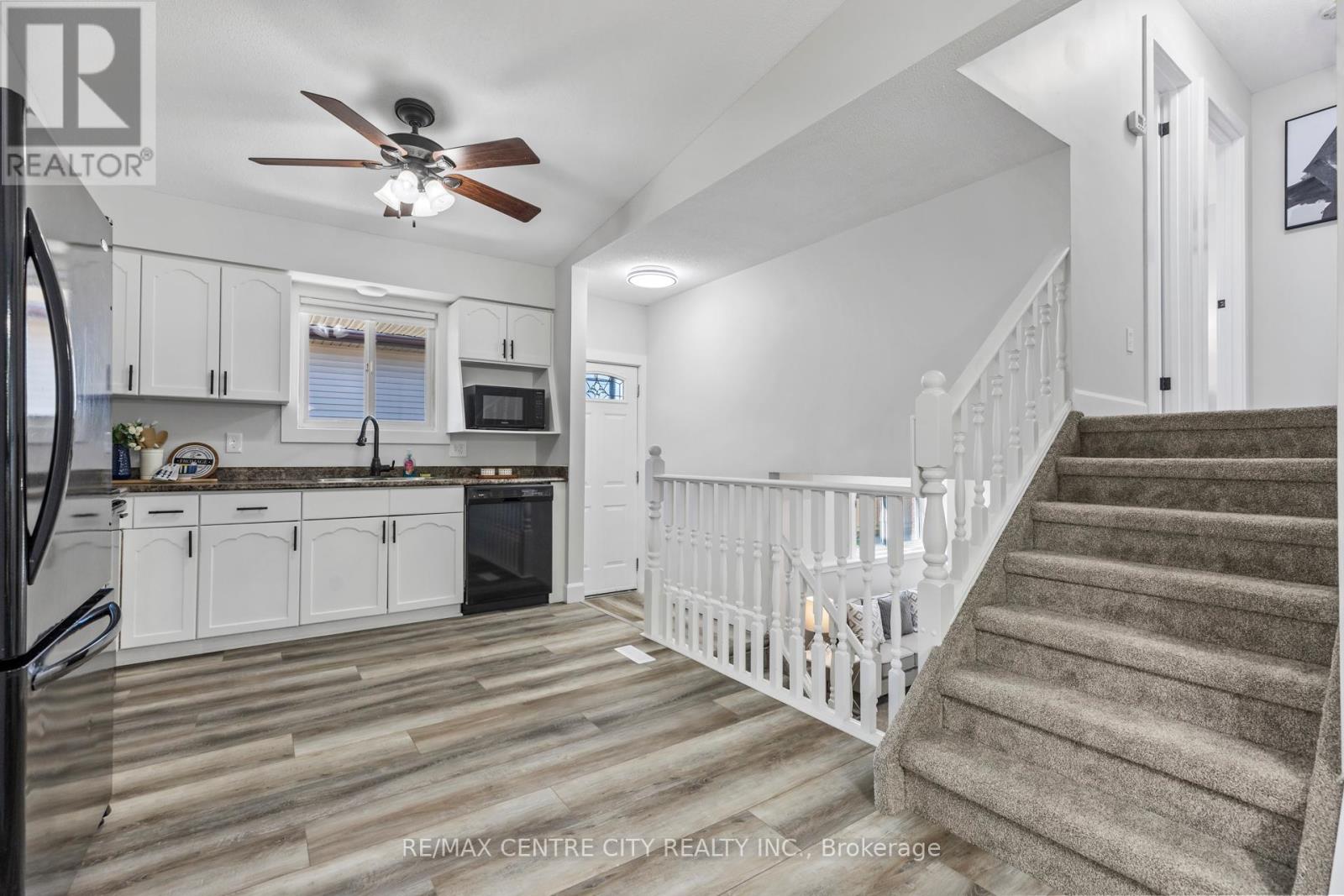 214 Portsmouth Crescent E, London East, Ontario  N5V 4C9 - Photo 10 - X12380411