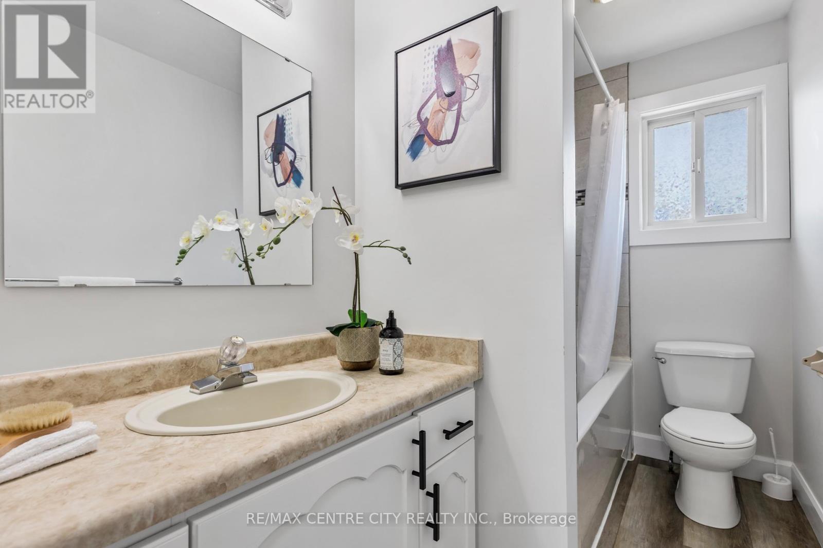 214 Portsmouth Crescent E, London East, Ontario  N5V 4C9 - Photo 13 - X12380411