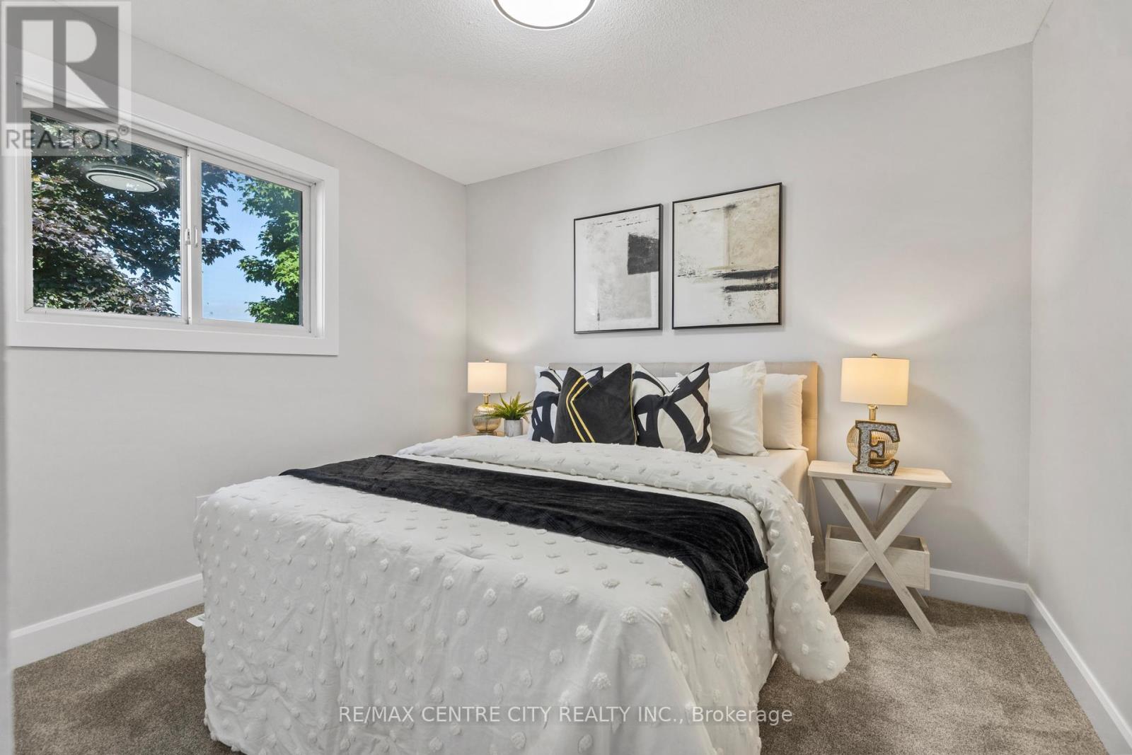 214 Portsmouth Crescent E, London East, Ontario  N5V 4C9 - Photo 14 - X12380411