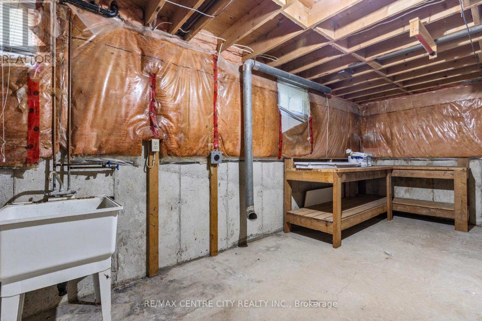 214 Portsmouth Crescent E, London East, Ontario  N5V 4C9 - Photo 23 - X12380411