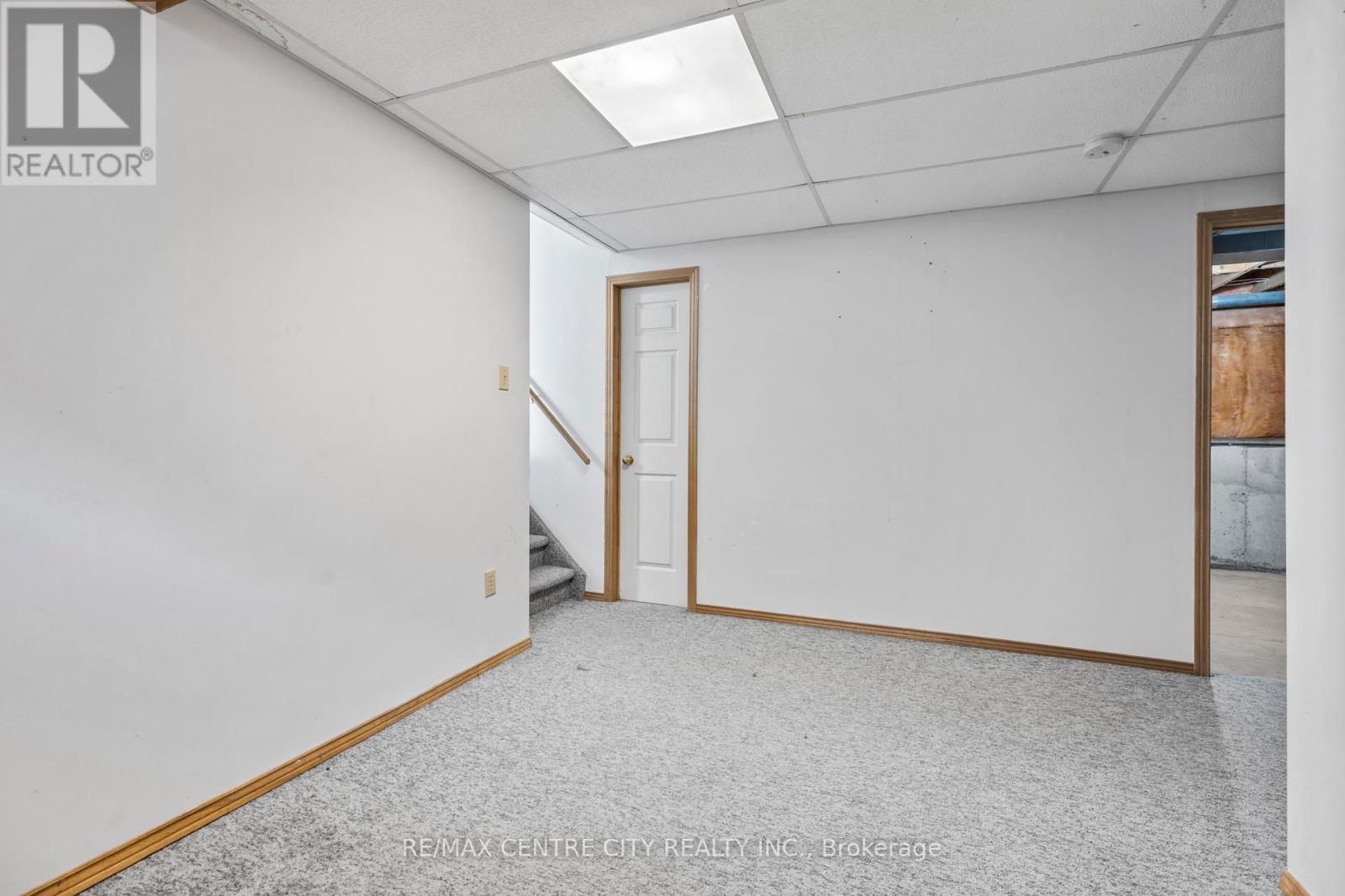 214 Portsmouth Crescent E, London East, Ontario  N5V 4C9 - Photo 21 - X12380411