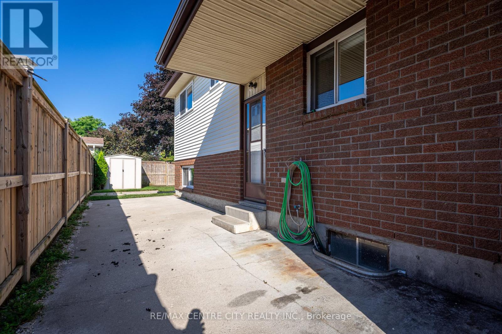 214 Portsmouth Crescent E, London East, Ontario  N5V 4C9 - Photo 25 - X12380411
