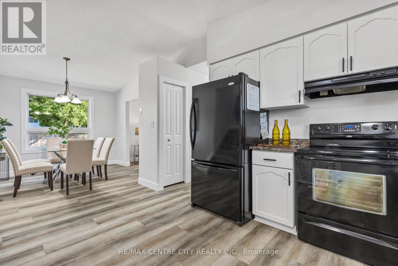 214 Portsmouth Crescent E, London East, Ontario  N5V 4C9 - Photo 8 - X12380411