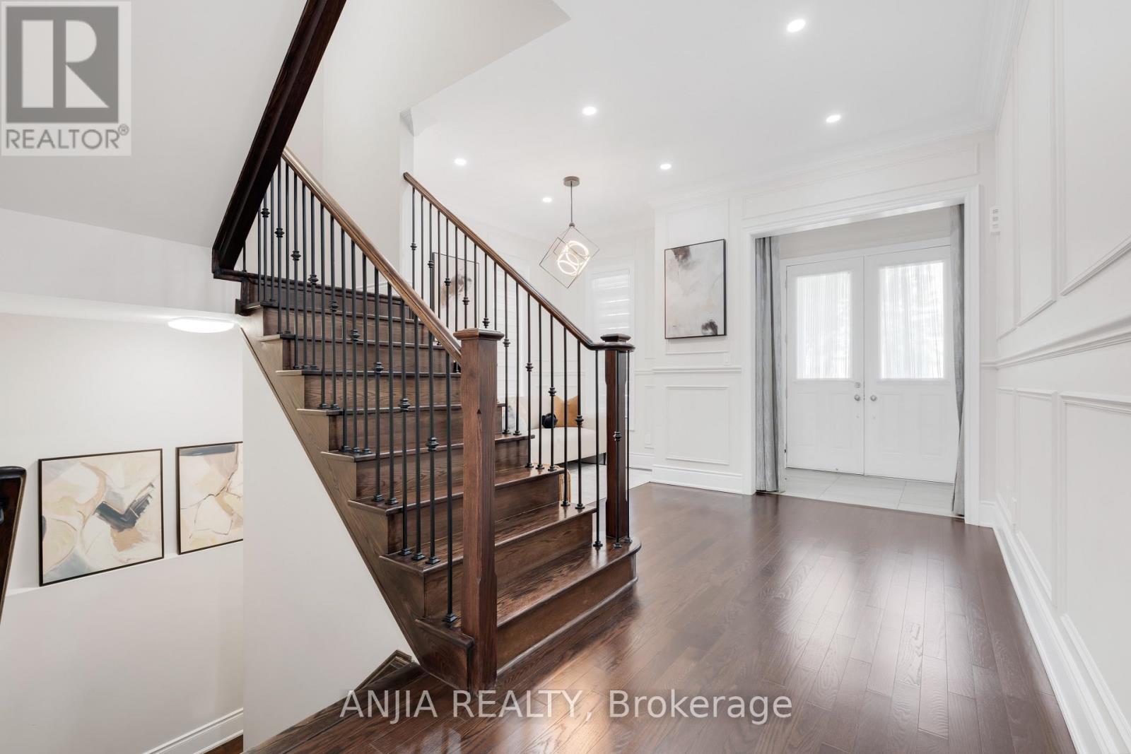 9 Mario Avenue, Markham, Ontario  L6C 0X8 - Photo 5 - N12382349