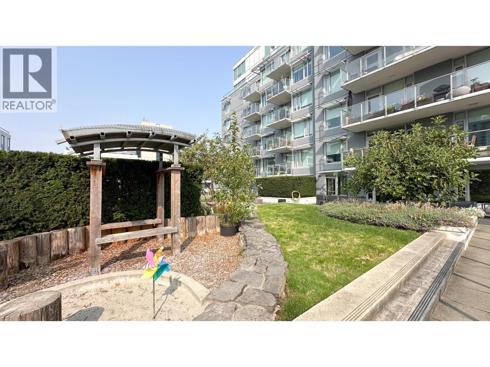 515 1661 Quebec Street, Vancouver, British Columbia  V6A 0H2 - Photo 3 - R3043416