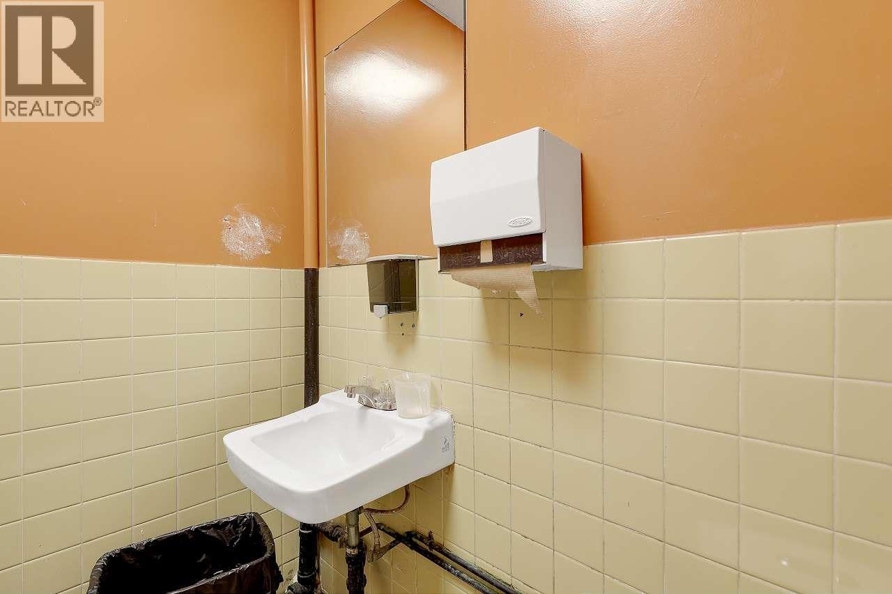 8616 Granville Street, Vancouver, British Columbia  V0V 0V0 - Photo 19 - C8071429