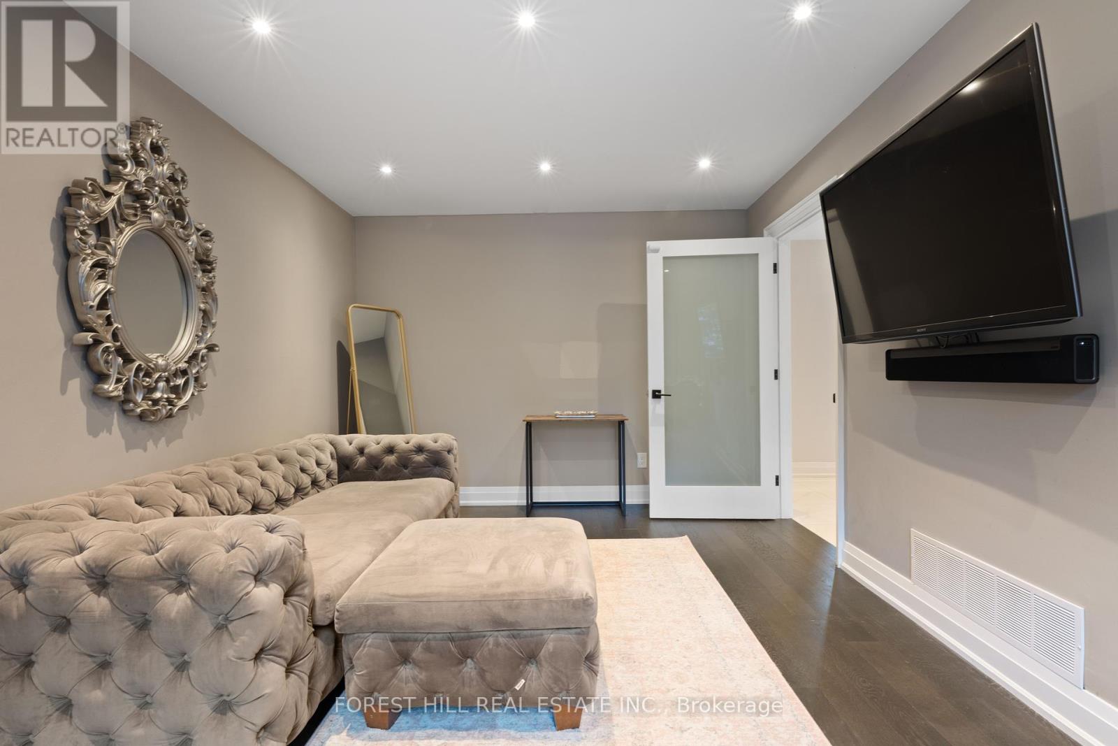 6633 Eastridge Road, Mississauga, Ontario  L5N 4L8 - Photo 9 - W12382342