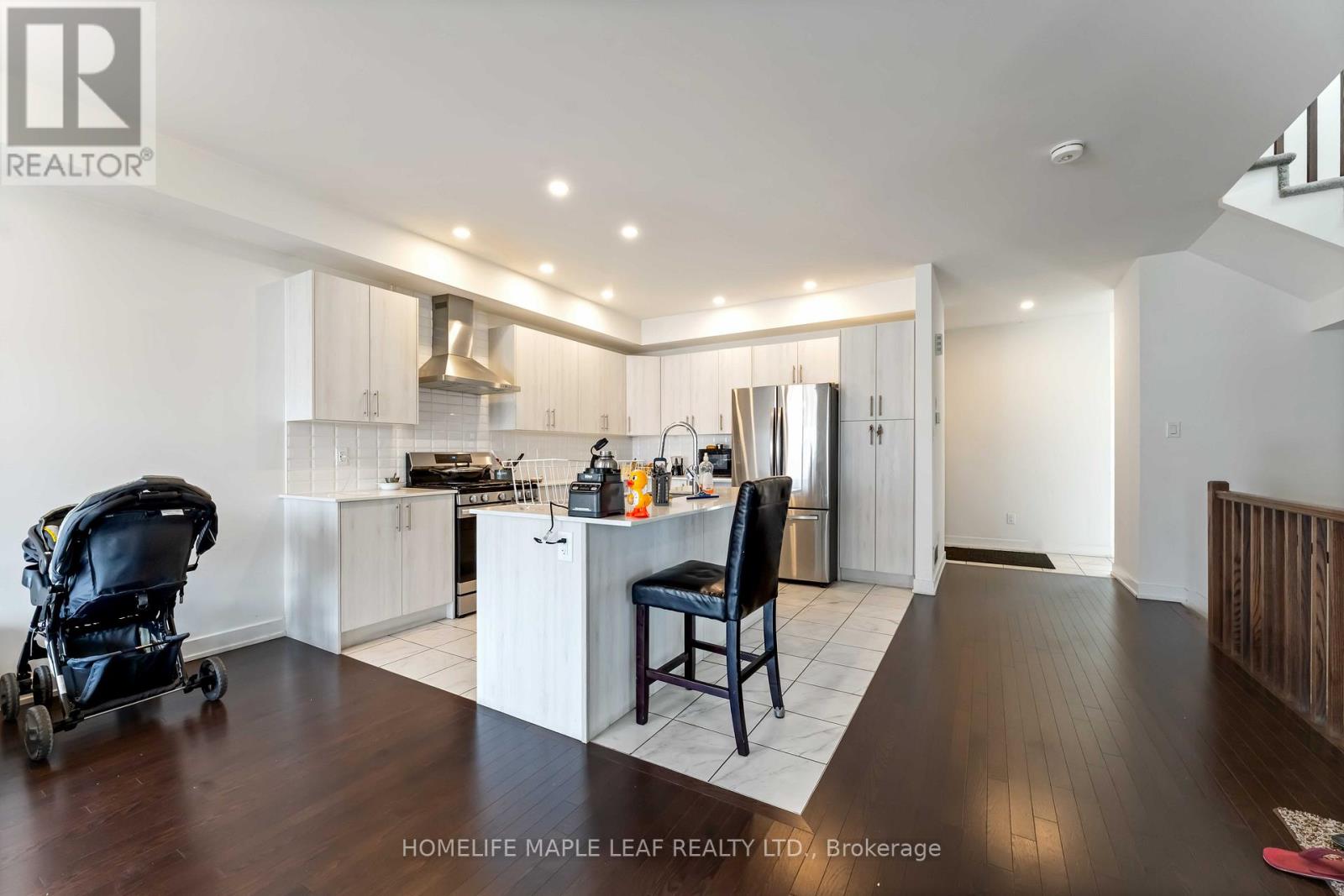 332 Monticello Avenue, Ottawa, Ontario  K2S 2S5 - Photo 10 - X12382345