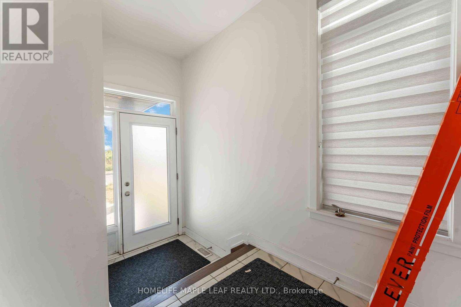 332 Monticello Avenue, Ottawa, Ontario  K2S 2S5 - Photo 3 - X12382345