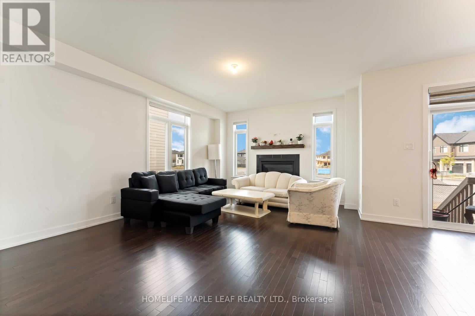 332 Monticello Avenue, Ottawa, Ontario  K2S 2S5 - Photo 4 - X12382345