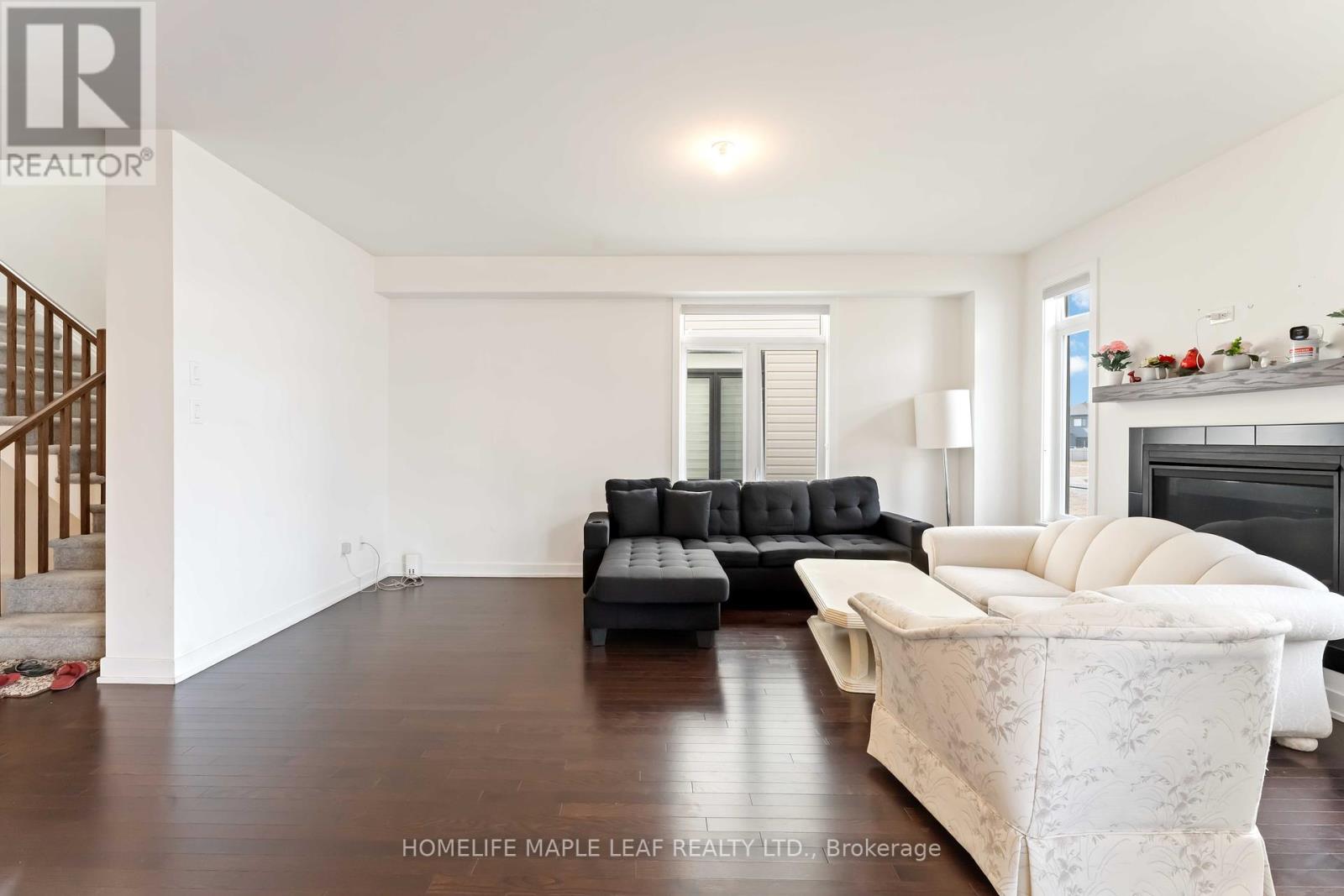 332 Monticello Avenue, Ottawa, Ontario  K2S 2S5 - Photo 5 - X12382345