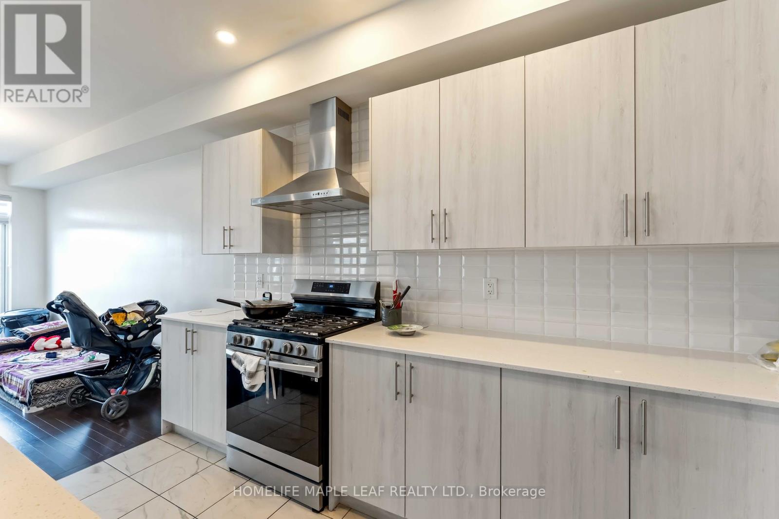 332 Monticello Avenue, Ottawa, Ontario  K2S 2S5 - Photo 9 - X12382345