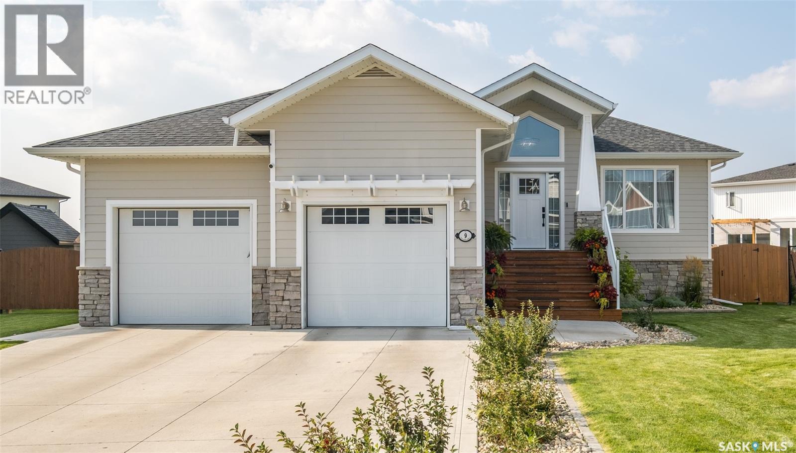 9 Wilson BAY, Prince Albert, Saskatchewan