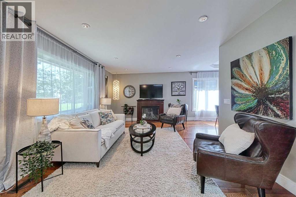 Property at 13 Meadowview Road SW image 5