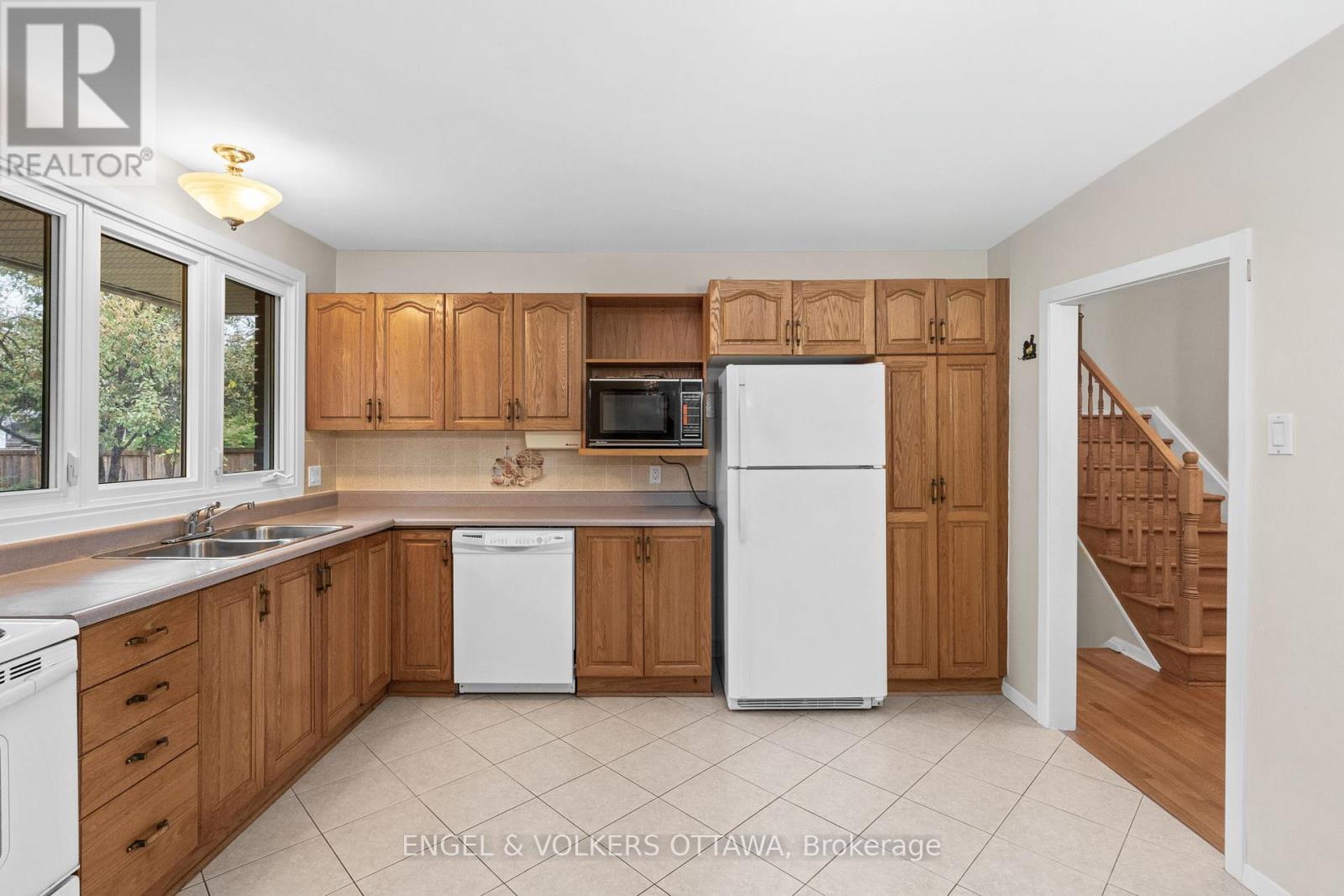 3348 Kodiak Street, Ottawa, Ontario  K1V 7S8 - Photo 13 - X12380686