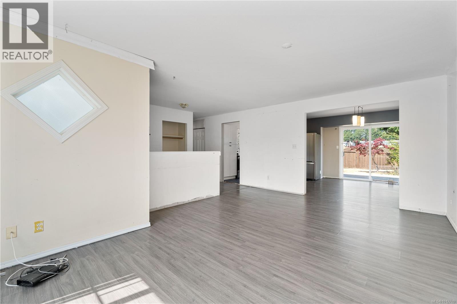 Property at 3908 Uplands Dr image 4