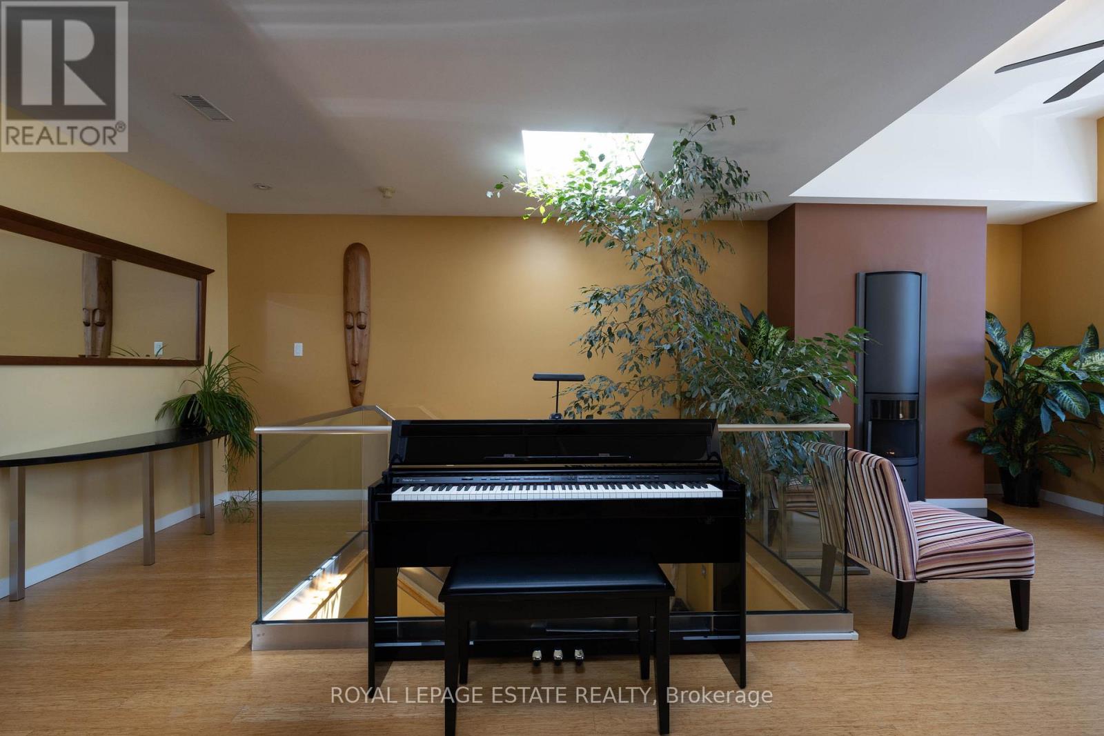 432 Queen Street E, Toronto, Ontario  M5A 1T4 - Photo 4 - C12382455