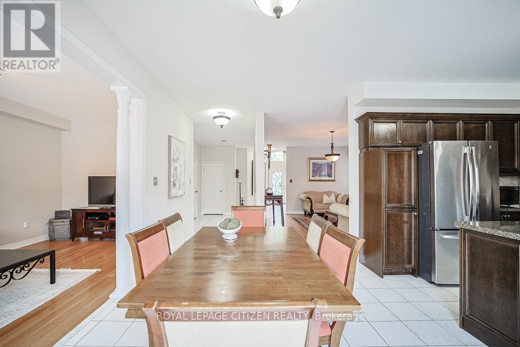 31 Burnhaven Avenue, Vaughan (Maple), Ontario  L6A 2P2 - Photo 13 - N12382457