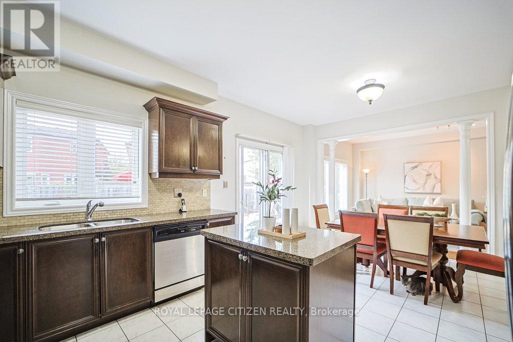 31 Burnhaven Avenue, Vaughan (Maple), Ontario  L6A 2P2 - Photo 17 - N12382457