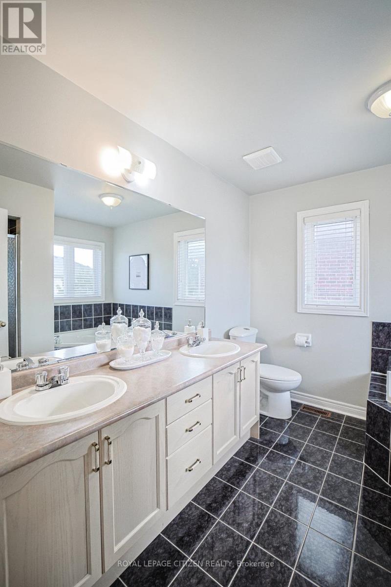 31 Burnhaven Avenue, Vaughan (Maple), Ontario  L6A 2P2 - Photo 25 - N12382457