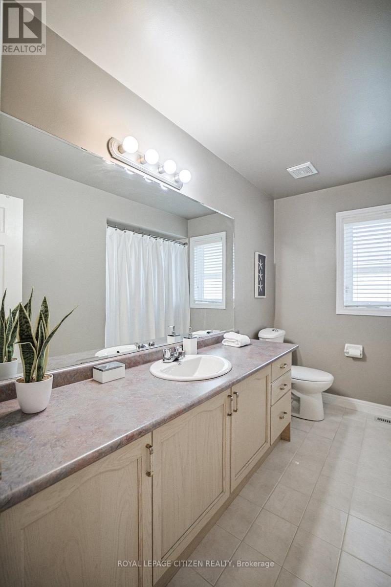 31 Burnhaven Avenue, Vaughan (Maple), Ontario  L6A 2P2 - Photo 34 - N12382457