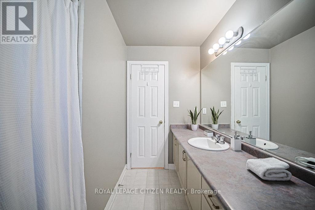 31 Burnhaven Avenue, Vaughan (Maple), Ontario  L6A 2P2 - Photo 35 - N12382457