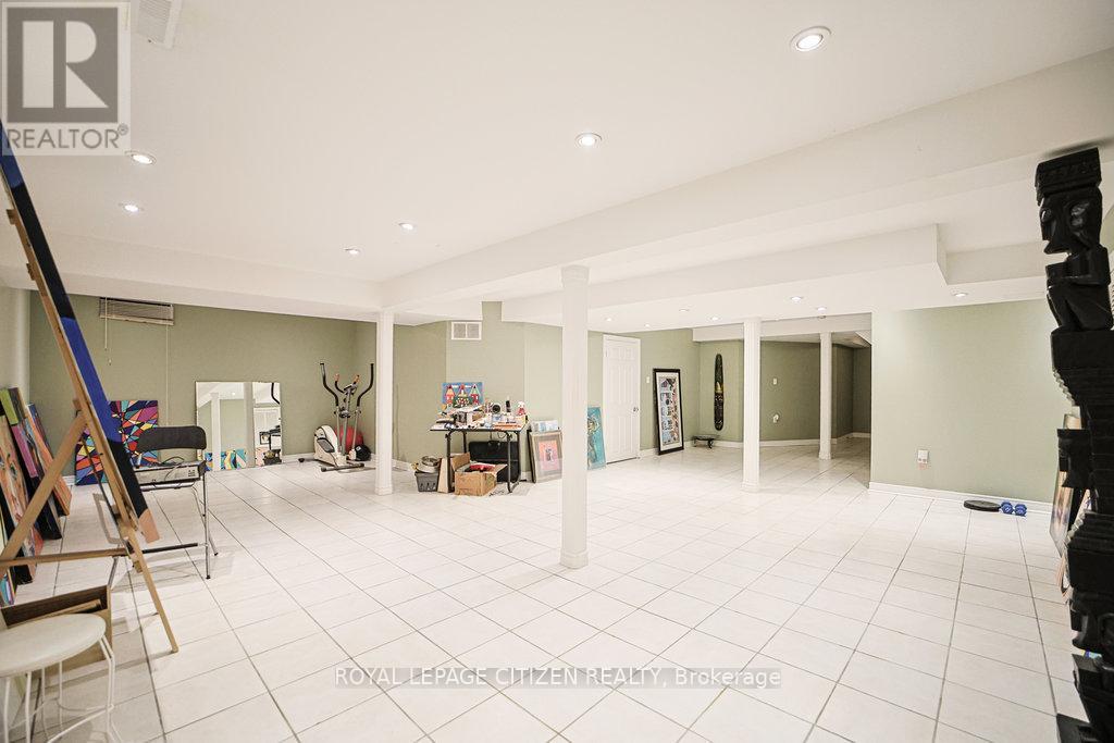 31 Burnhaven Avenue, Vaughan (Maple), Ontario  L6A 2P2 - Photo 41 - N12382457