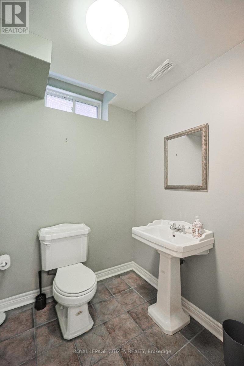 31 Burnhaven Avenue, Vaughan (Maple), Ontario  L6A 2P2 - Photo 43 - N12382457